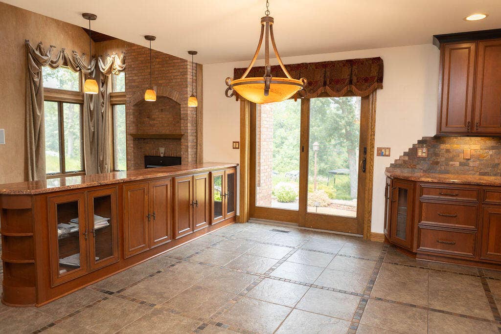 KITCHEN DINING