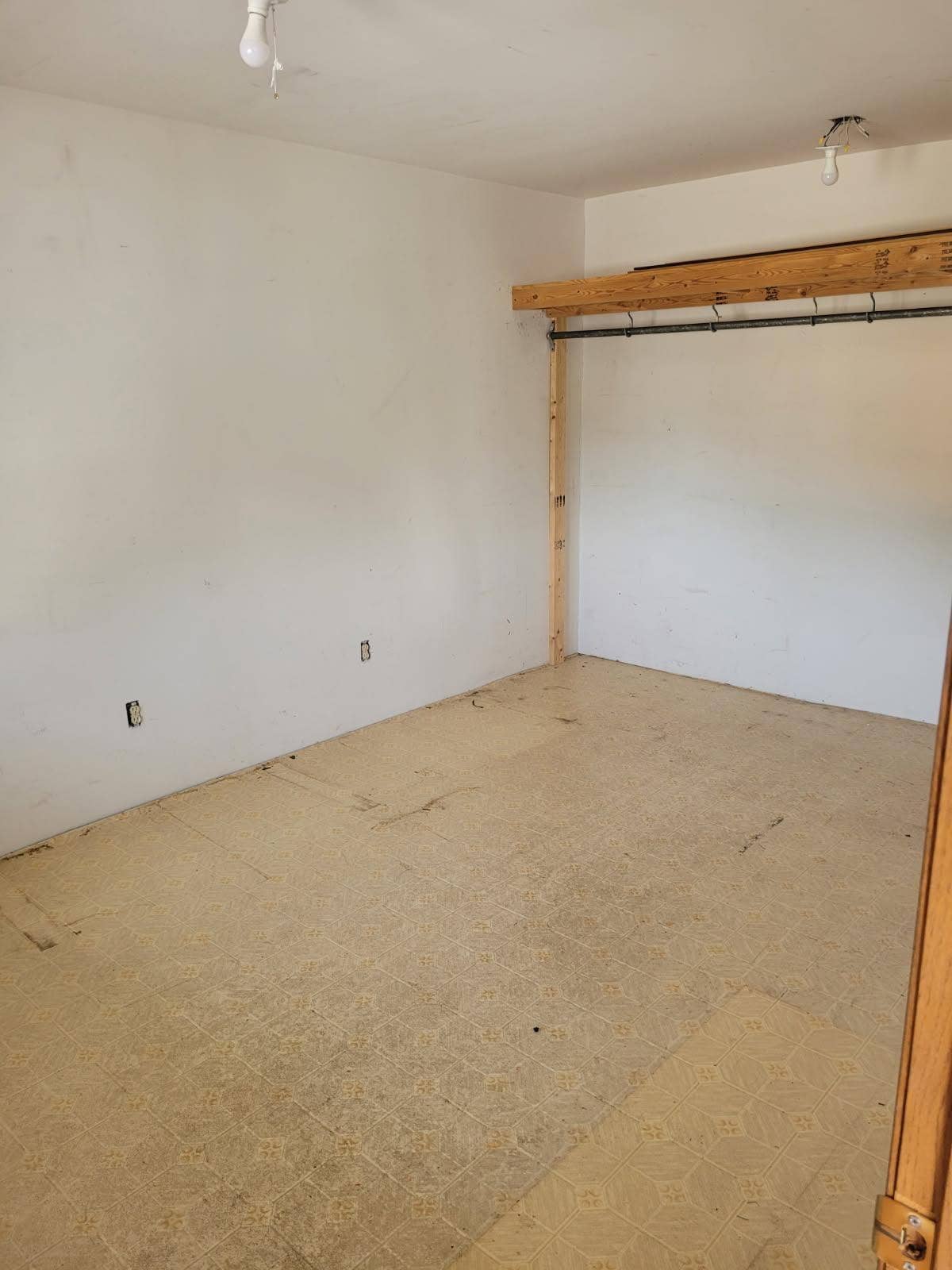 154 Main Street, Crown Point, IN 46307 upper studio