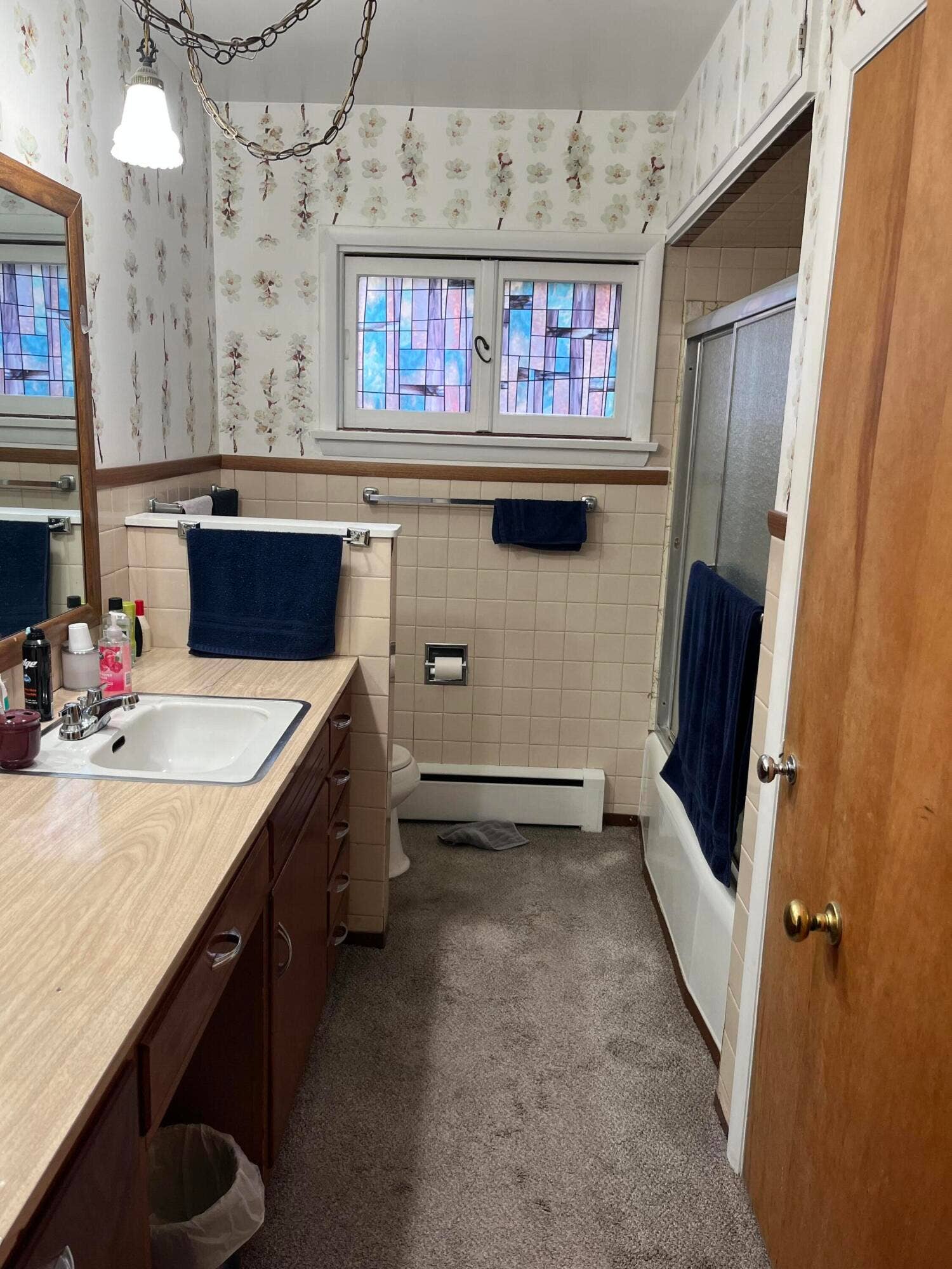 154 Main Street, Crown Point, IN 46307 upper Full bathroom Main