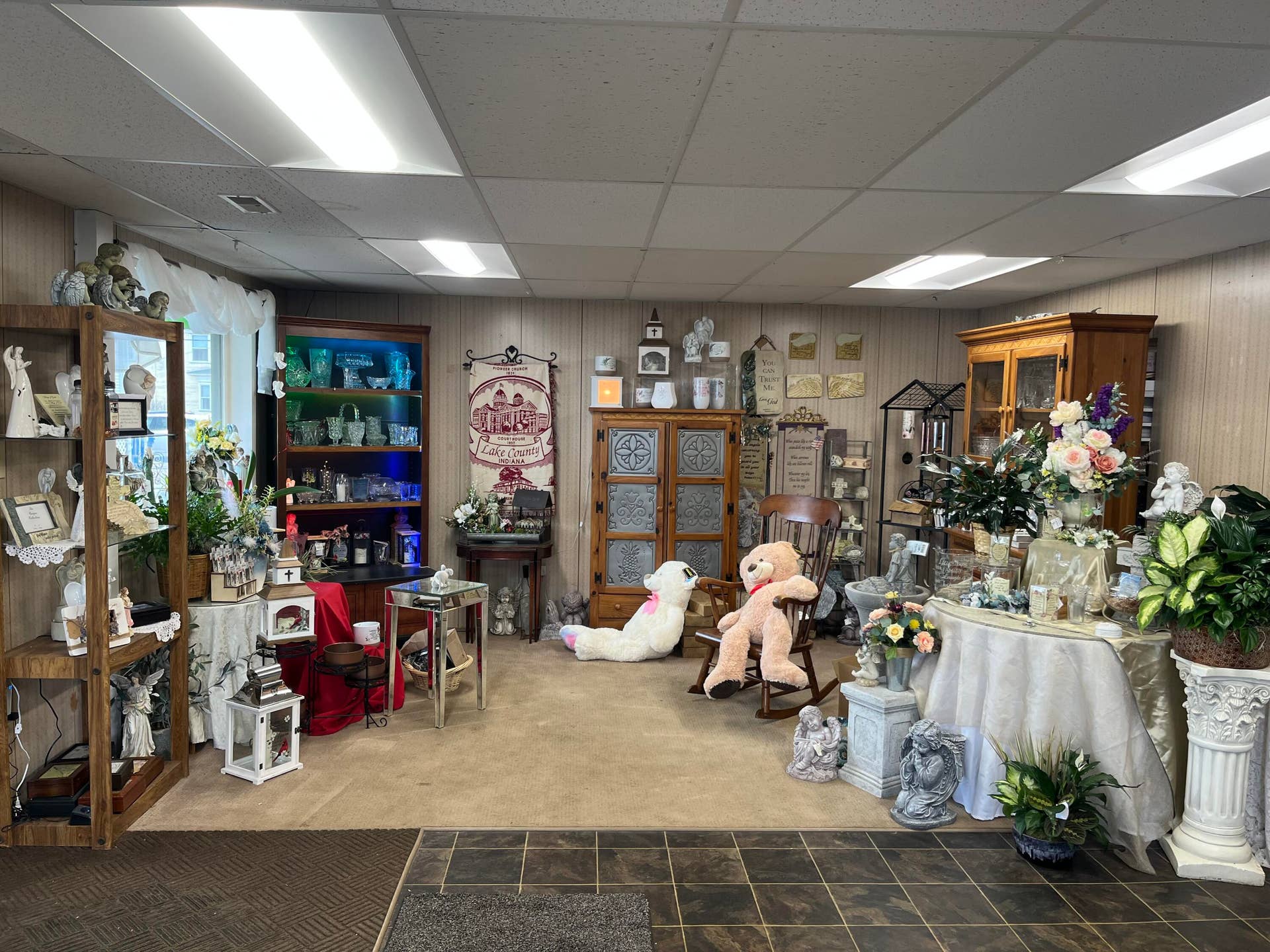 154 Main Street, Crown Point, IN 46307 Main Floor front showroom
