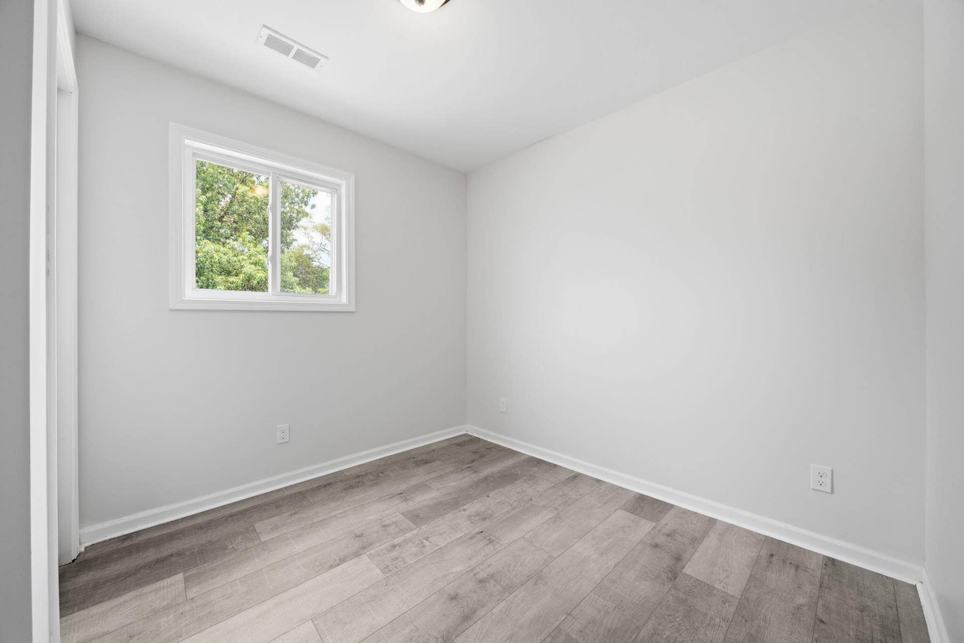 2401 Buchanan Street, Gary, IN 46407 22-web-or-mls-DSC00850