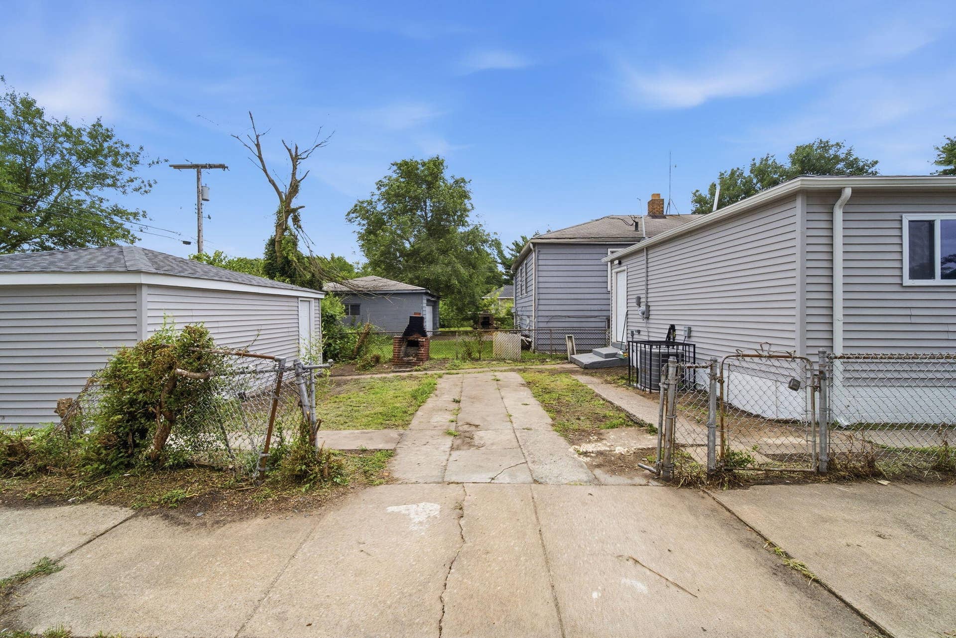 2401 Buchanan Street, Gary, IN 46407 3-web-or-mls-DSC00730