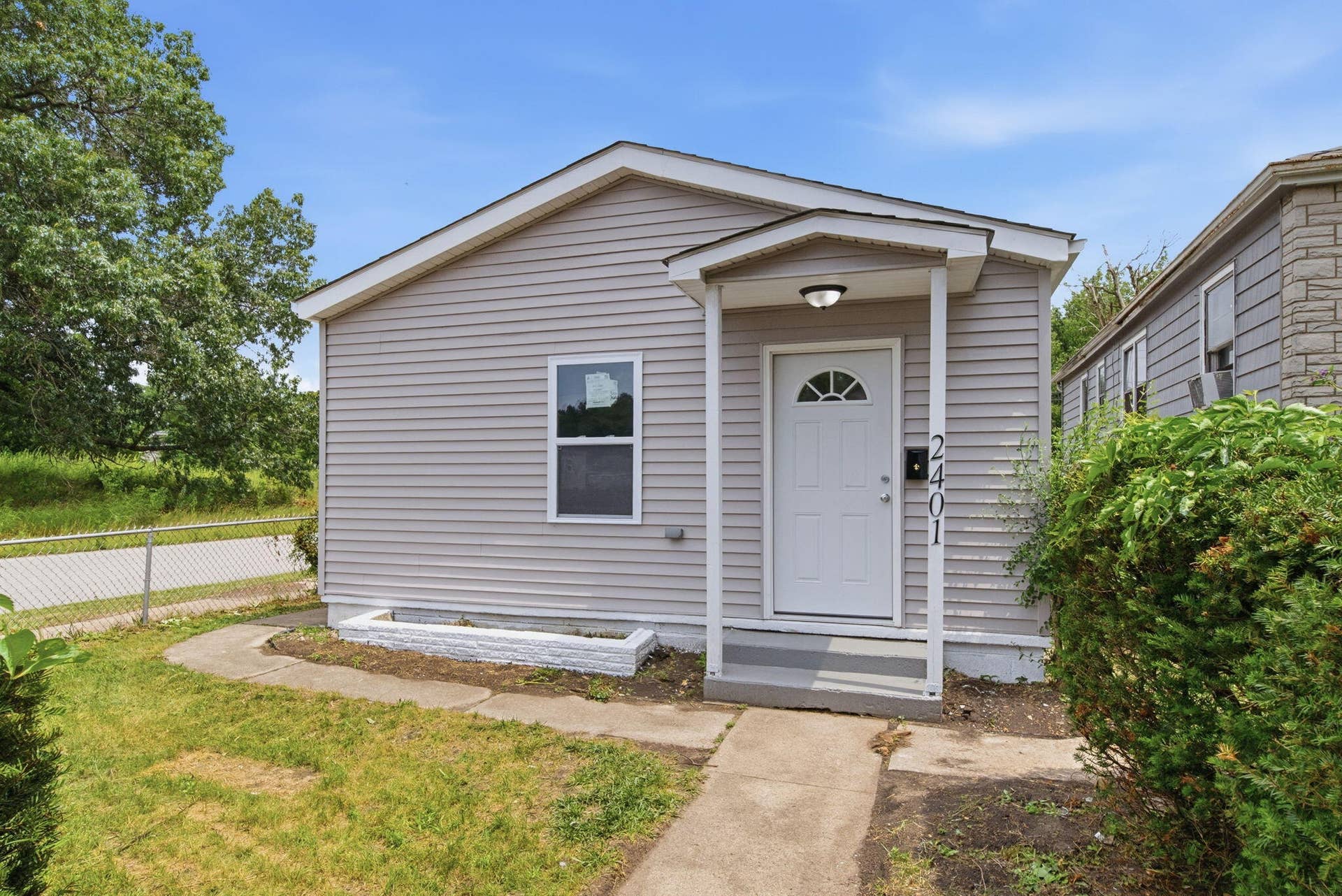 2401 Buchanan Street, Gary, IN 46407 2-web-or-mls-DSC00710
