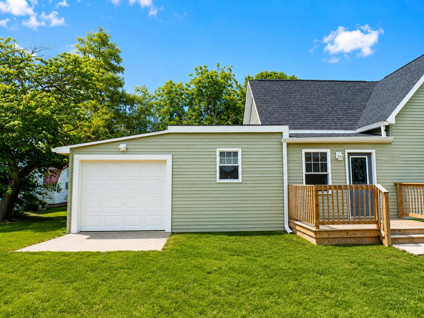 side with garage