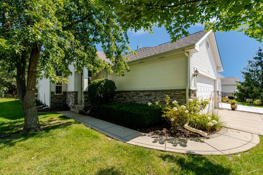 Property photo for 206 Fieldstone Drive, Porter, IN