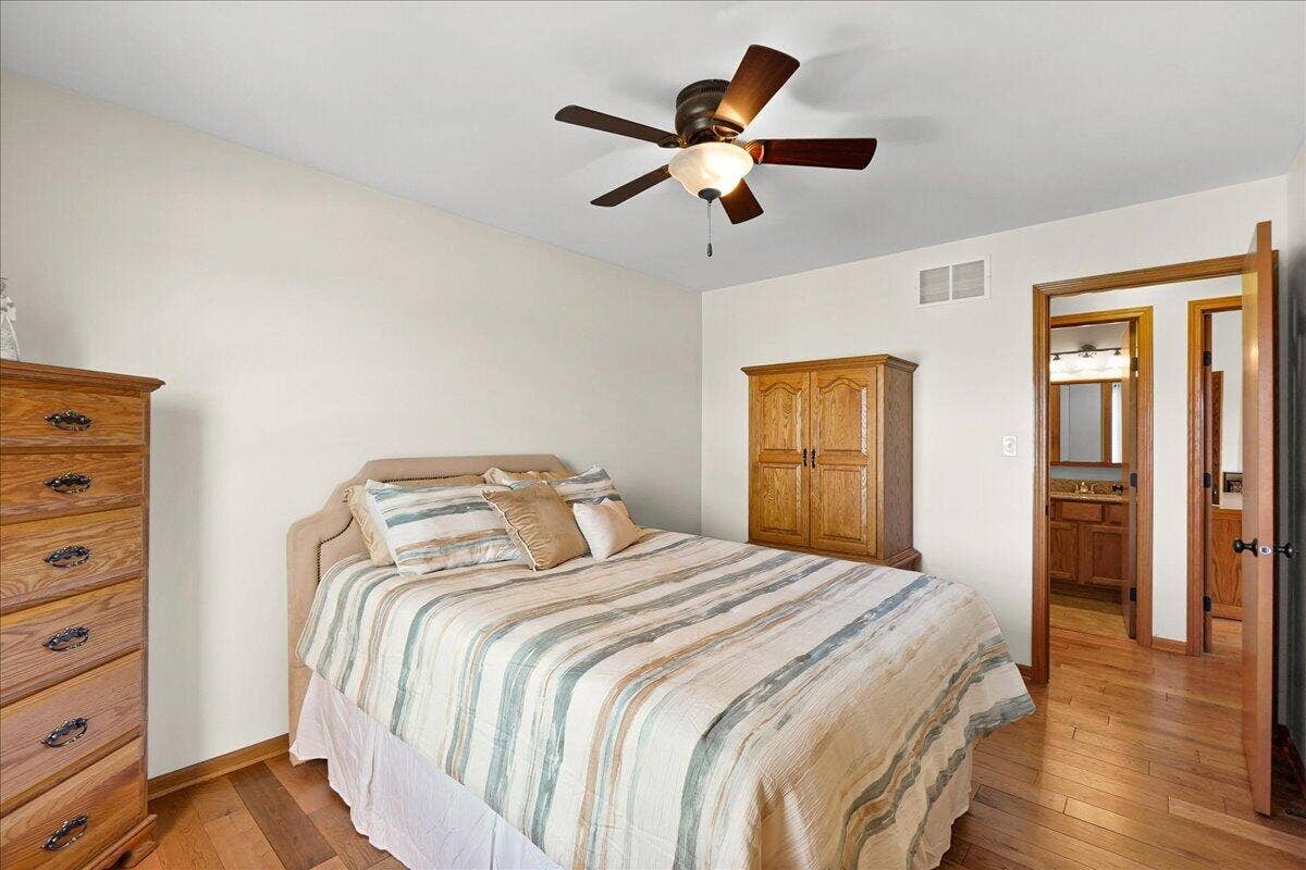 9204 Bryan Lane, Crown Point, IN 46307 15-bryan-15
