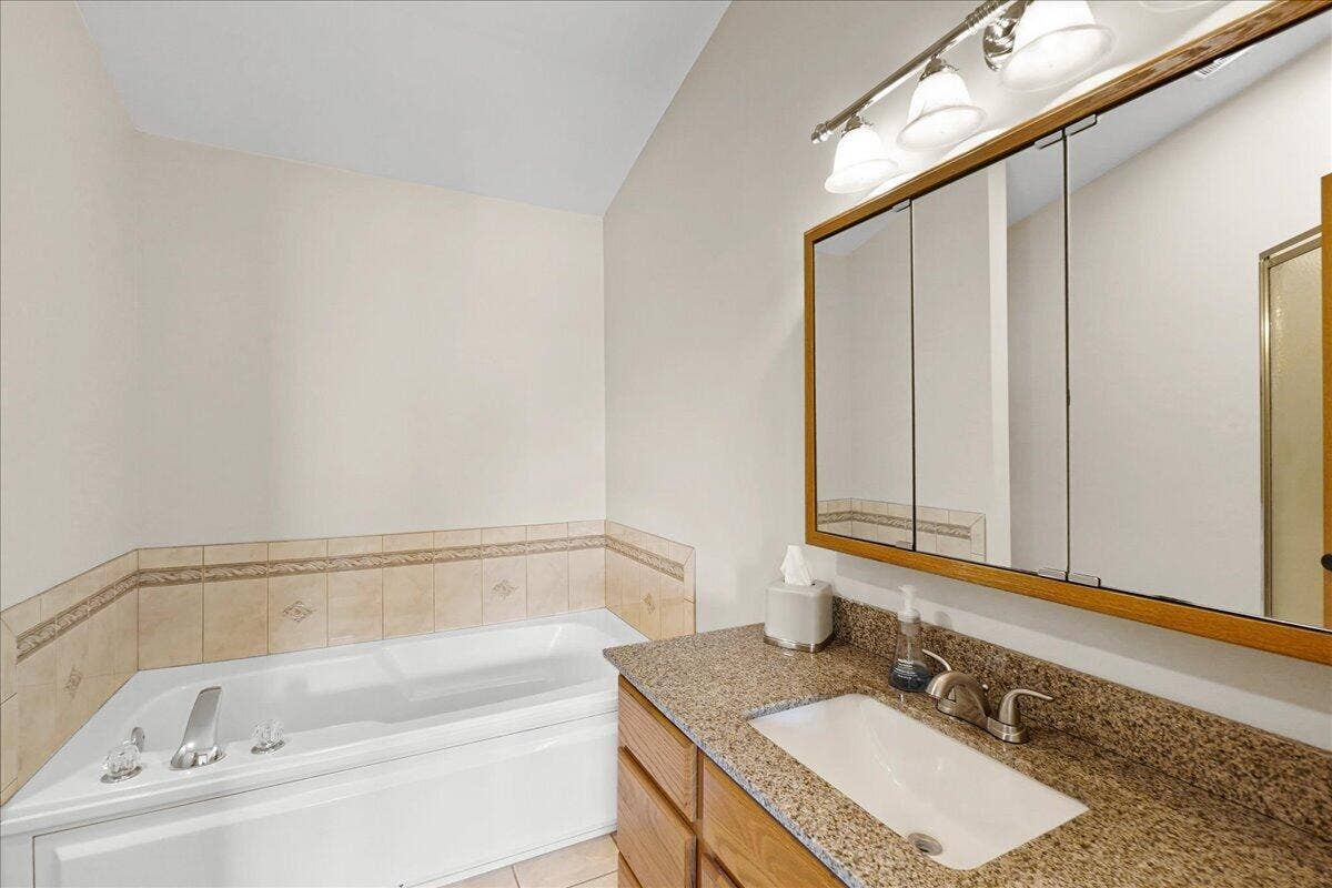 9204 Bryan Lane, Crown Point, IN 46307 12-bryan-12