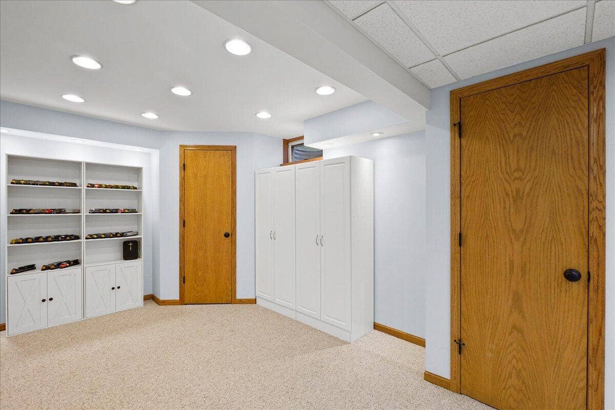 9204 Bryan Lane, Crown Point, IN 46307 20-bryan-20