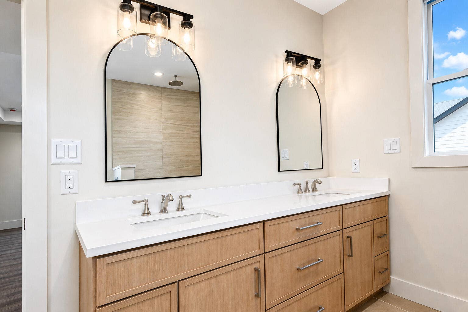 13063 Spirea Ave 16