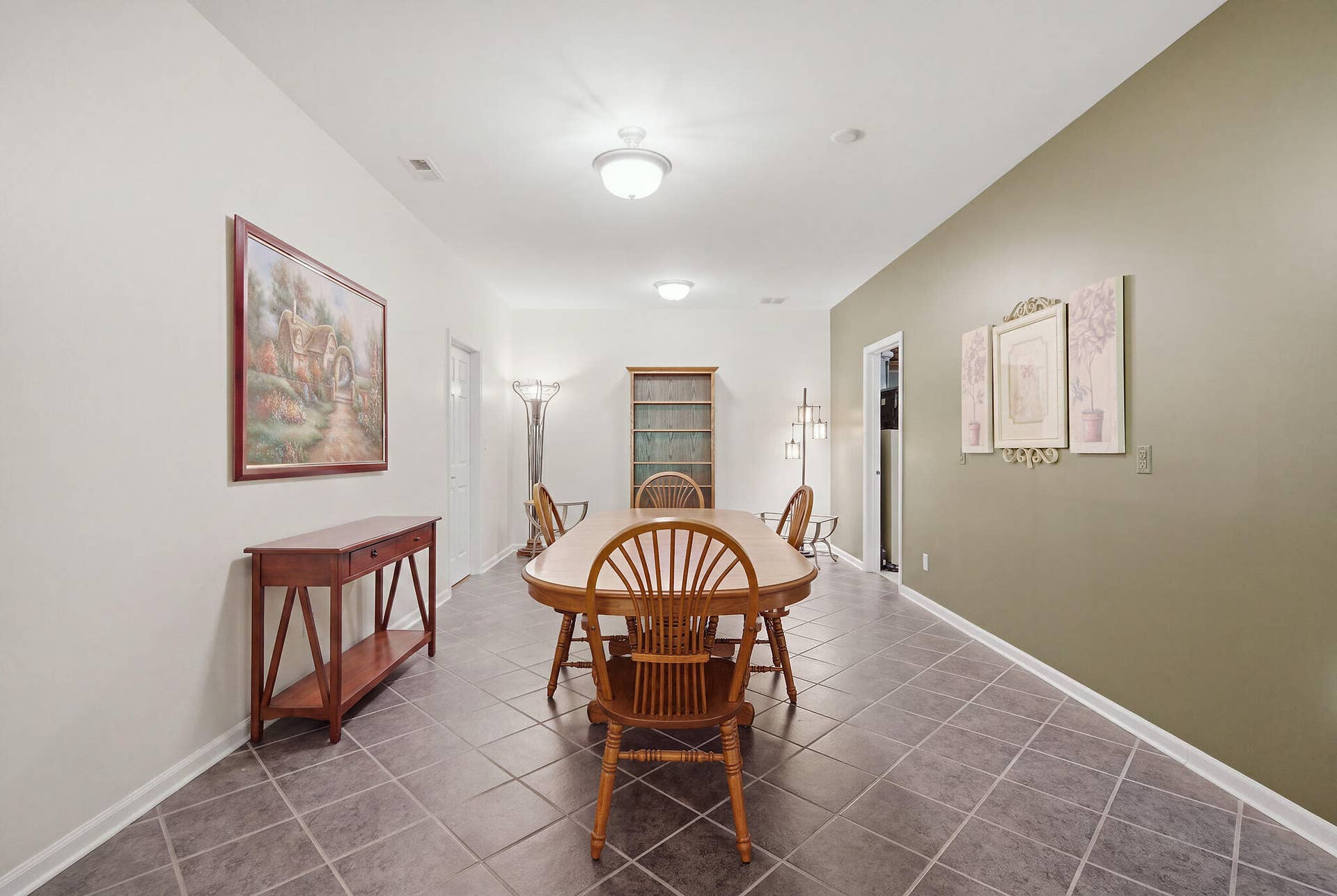 033_Dining Room
