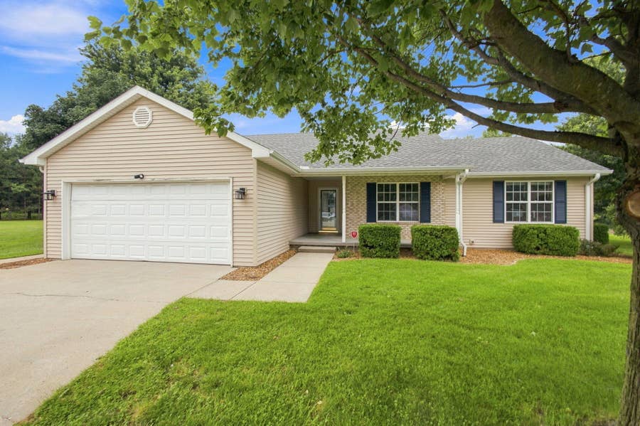 Property photo for 11398 Pine Court, Wheatfield, IN