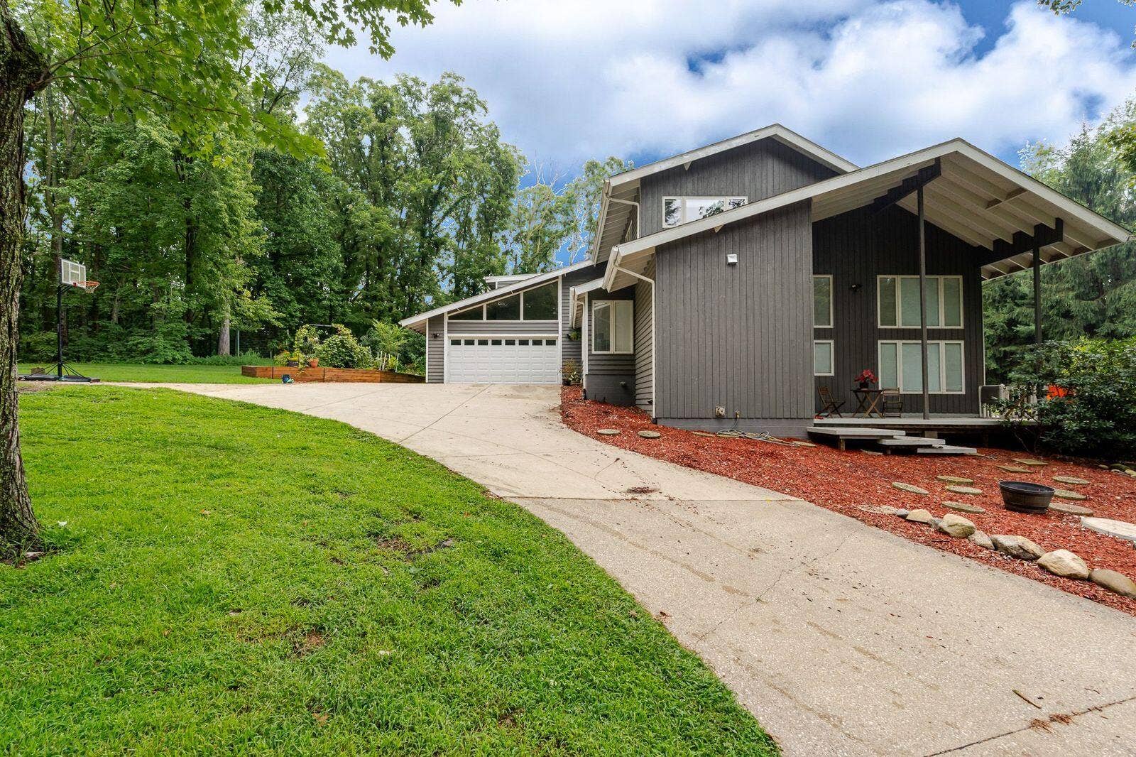 5159 Barclay, La Porte, IN 46350 Barclay 16
