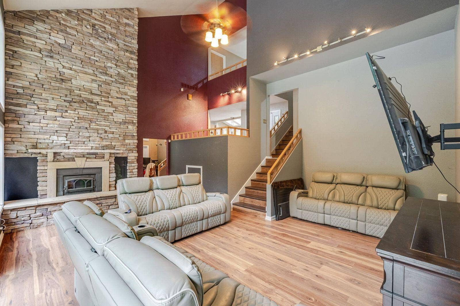 5159 Barclay, La Porte, IN 46350 Barclay 18