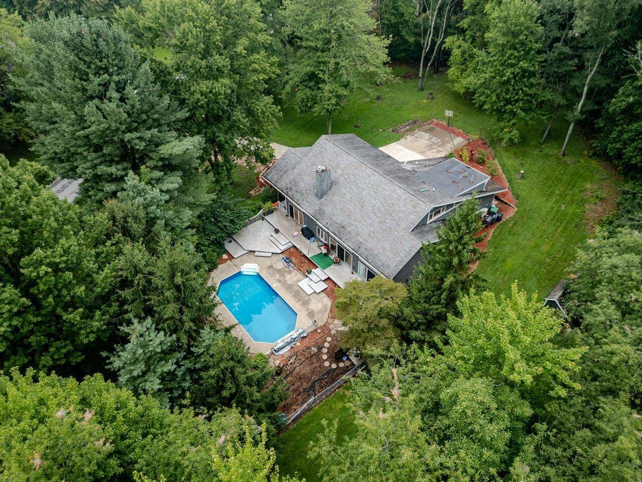 5159 Barclay, La Porte, IN 46350 Barclay 6