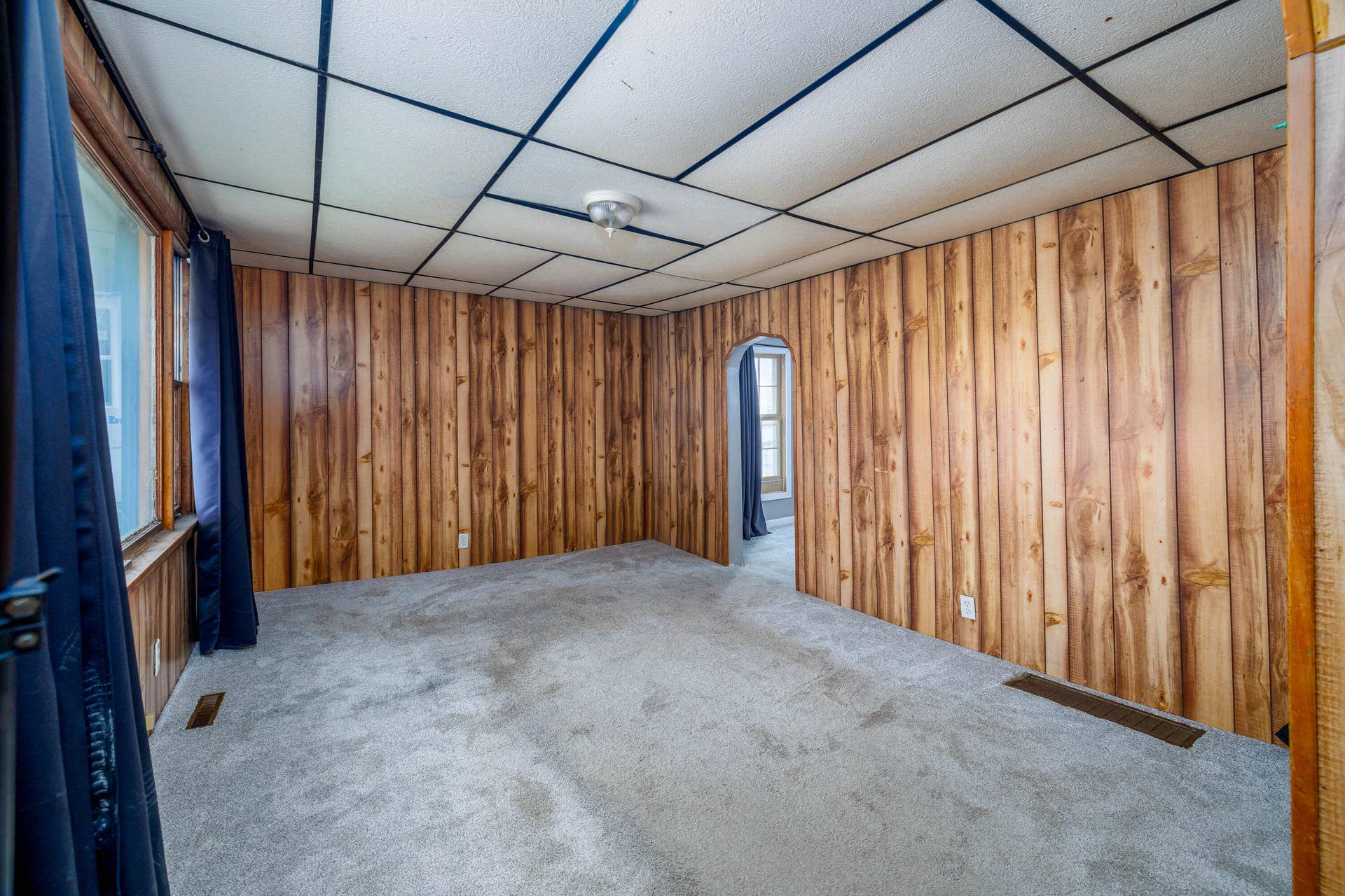 100 N Main St Morocco-5