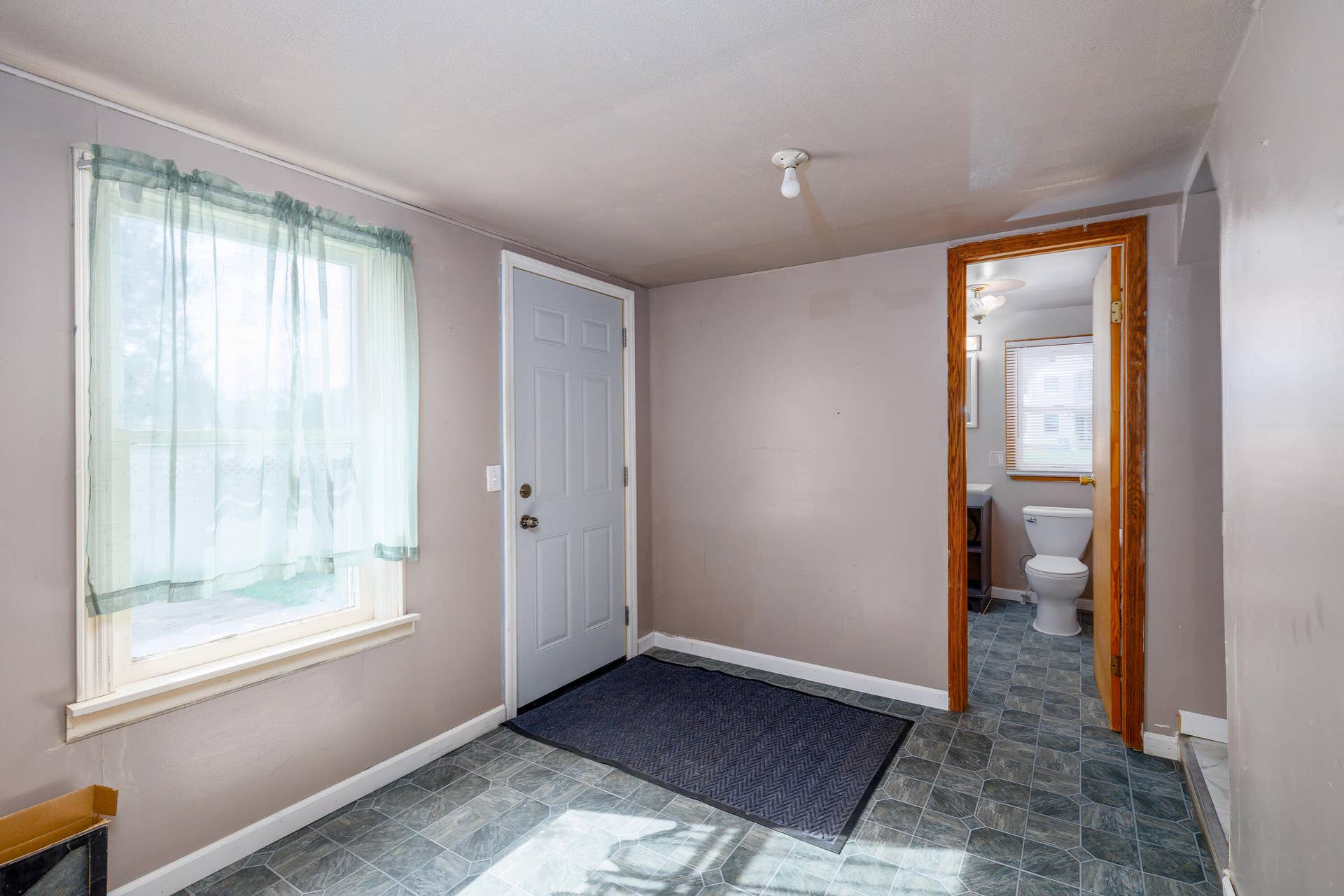 100 N Main St Morocco-14