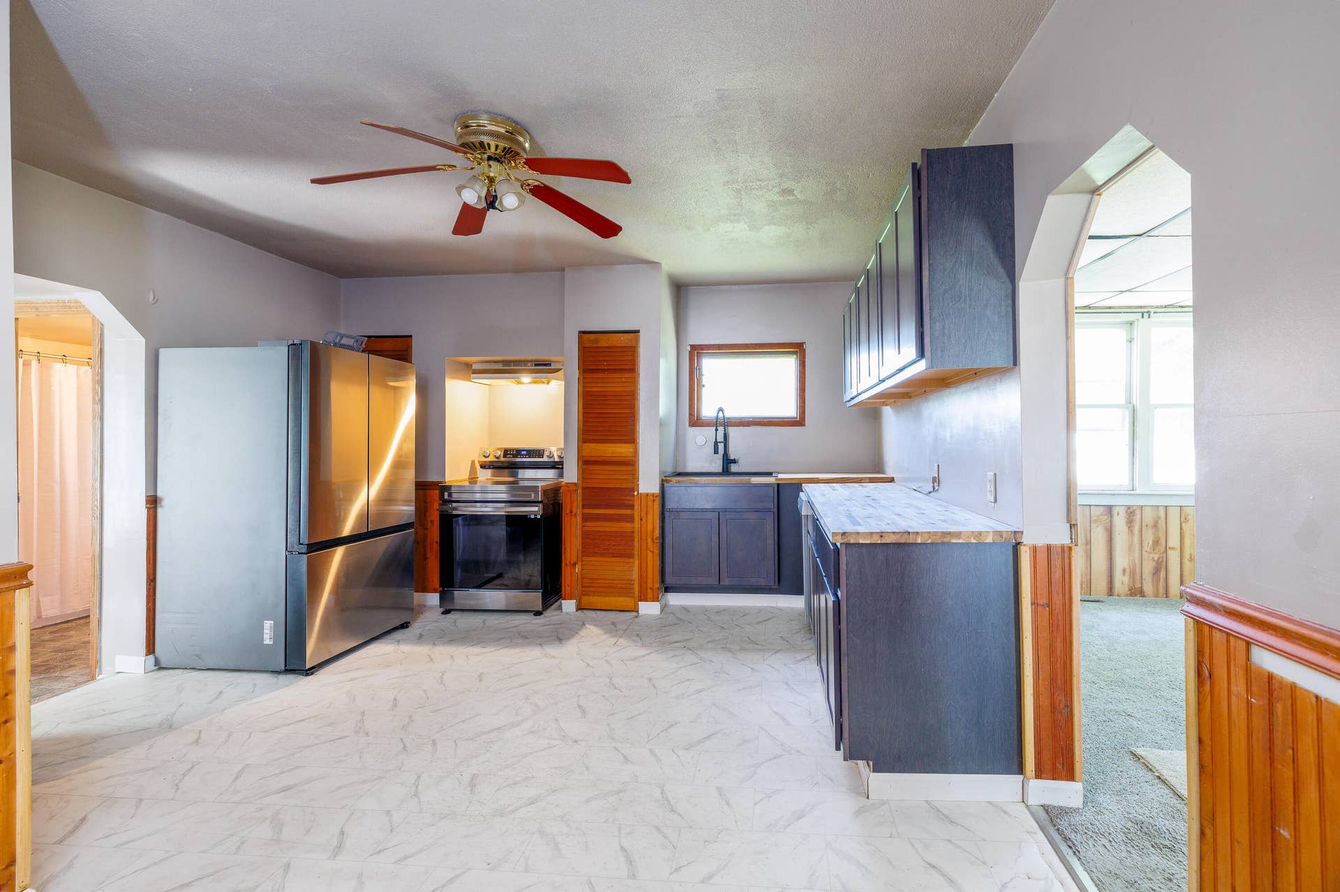 100 N Main St Morocco-7