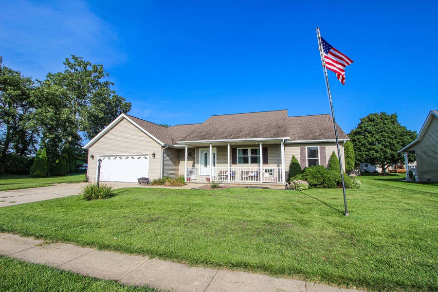 Property photo for 501 SW Fir Street, DeMotte, IN