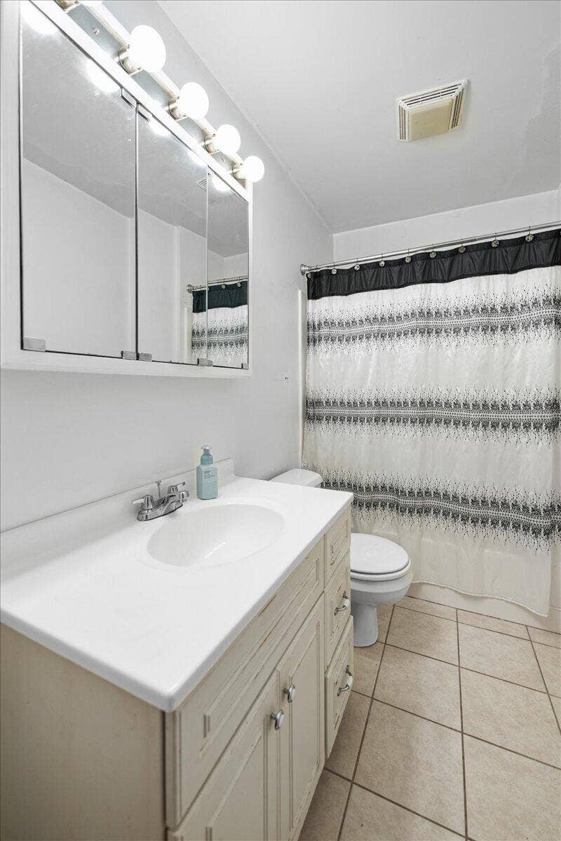 En Suite Bathroom