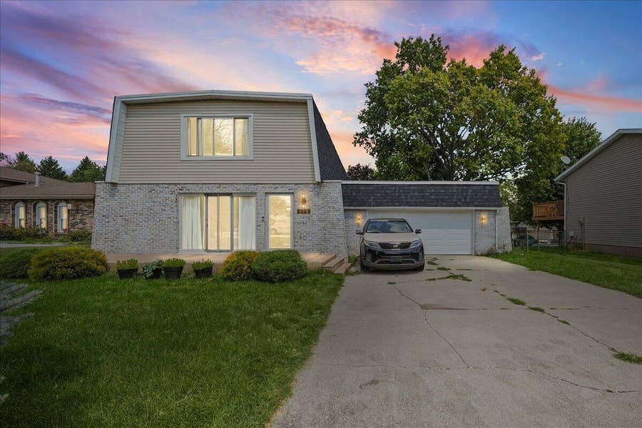 Property photo for 3562 Sunrise Drive, Crown Point, IN