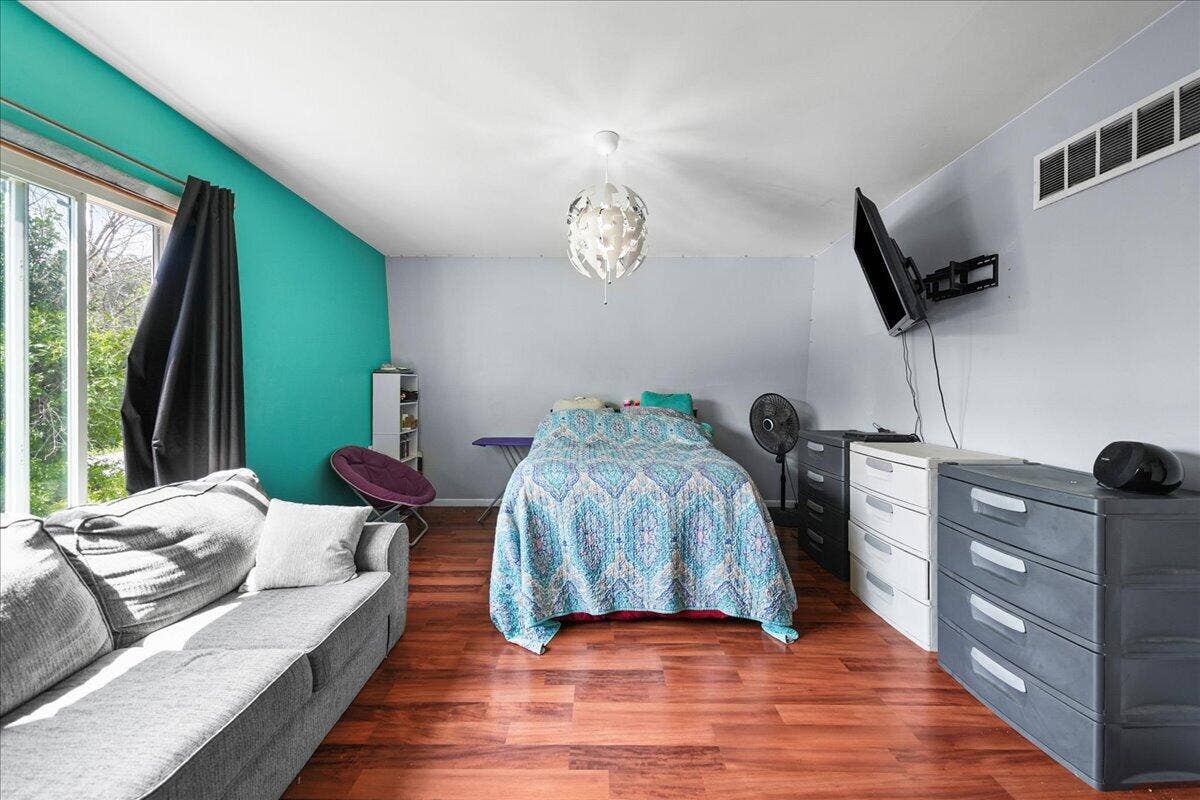Bedrooom 2