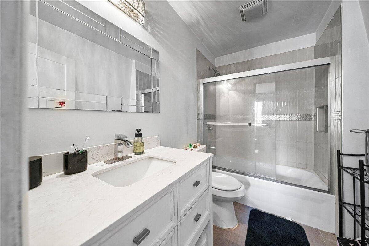 Second Floor En Suite