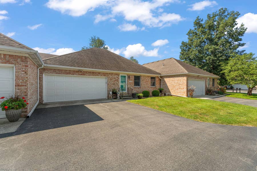 Property photo for 533 SE Begonia Street, #B, DeMotte, IN