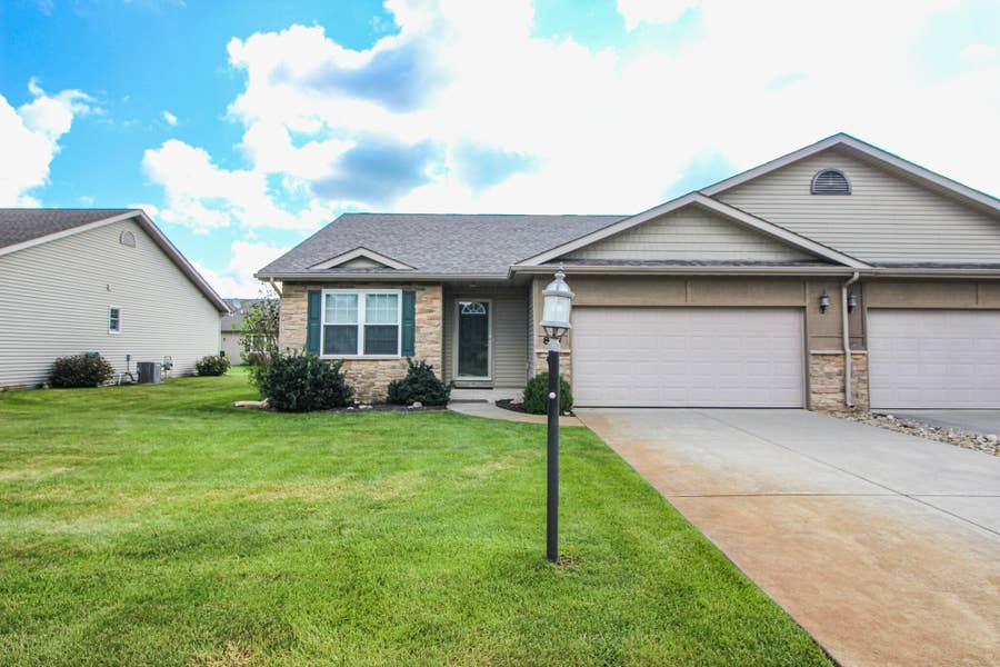 Property photo for 817 NE Daisy Circle, DeMotte, IN