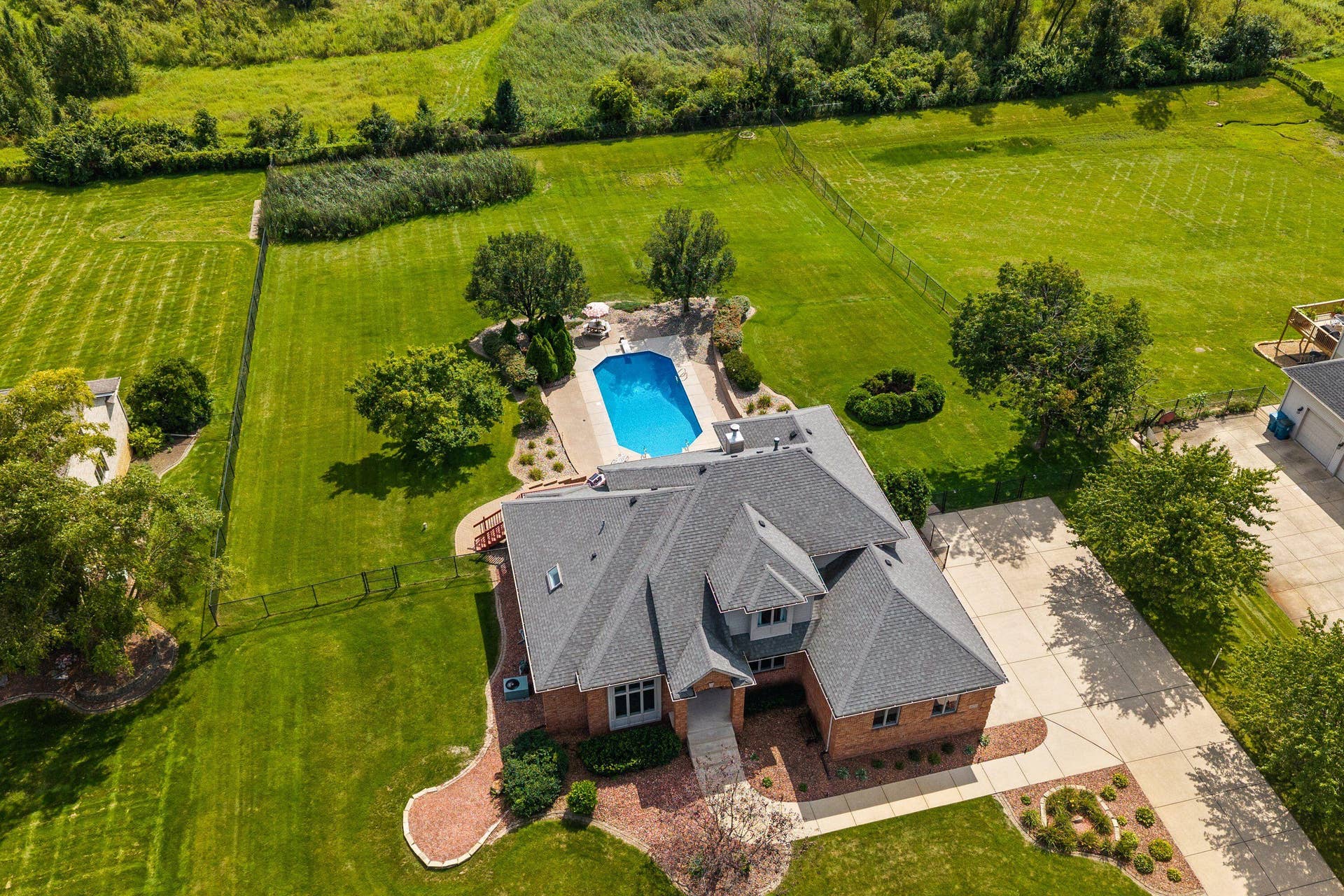 14755 98th Avenue, Dyer, IN 46311 -