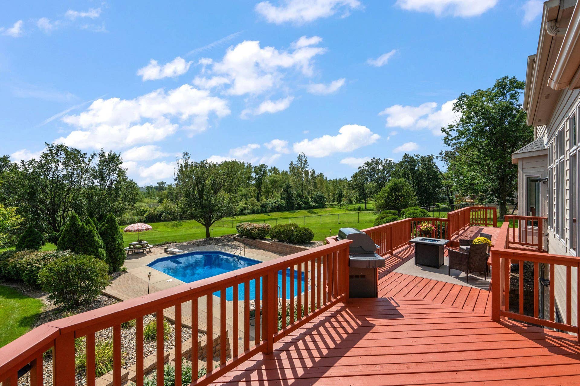 14755 98th Avenue, Dyer, IN 46311 -