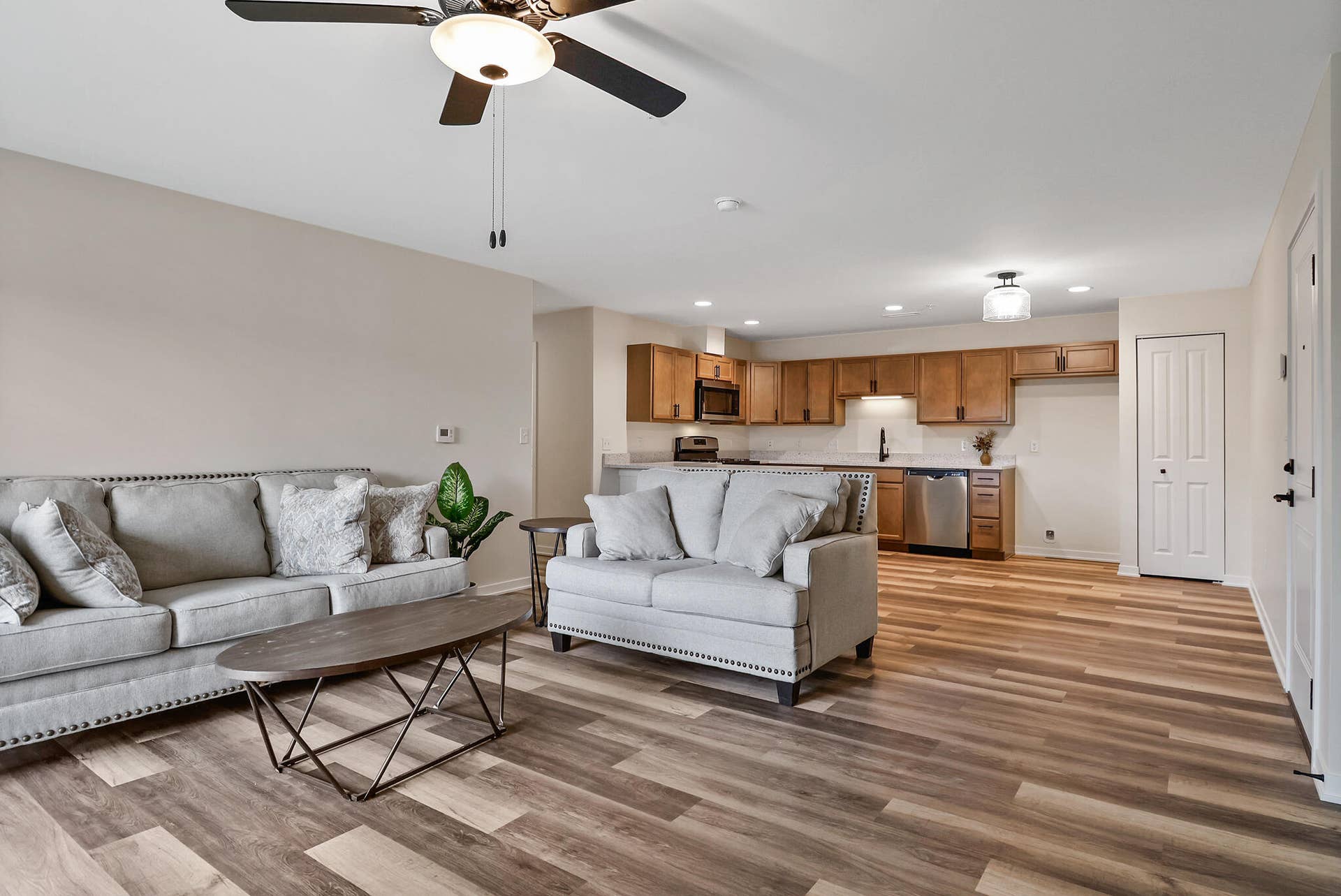 2034 75th Place, #46, Merrillville, IN 46410 w10-058