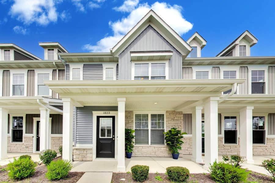 Property photo for 11833 Kentucky Street, Crown Point, IN
