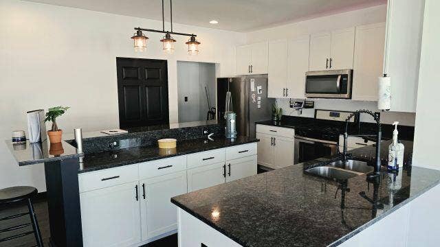 1848 Westridge Drive, Dyer, IN 46311 1848 Westridge Kitchen Island View