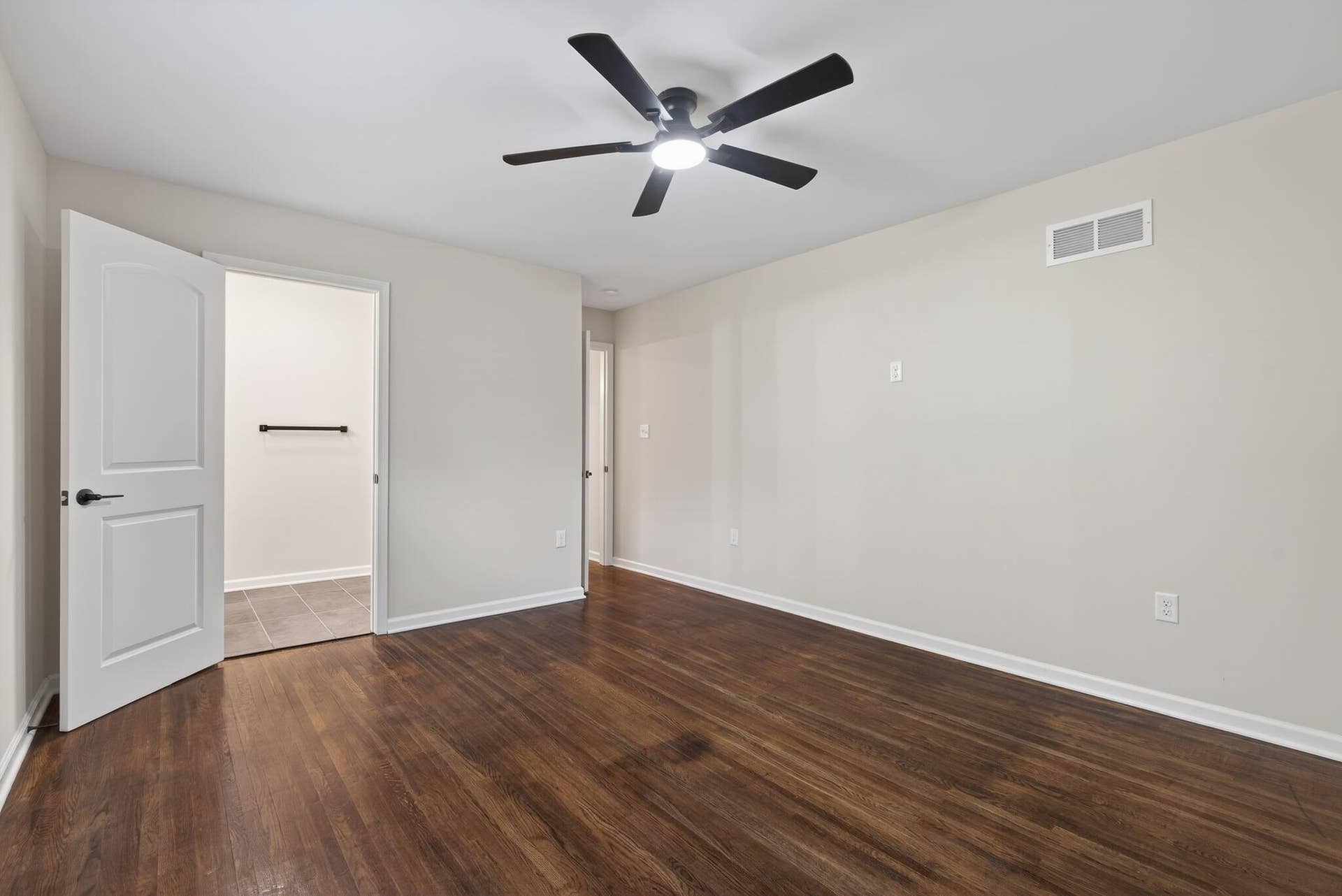 1404 Forest Park Avenue, Valparaiso, IN 46385 NV-1404-25