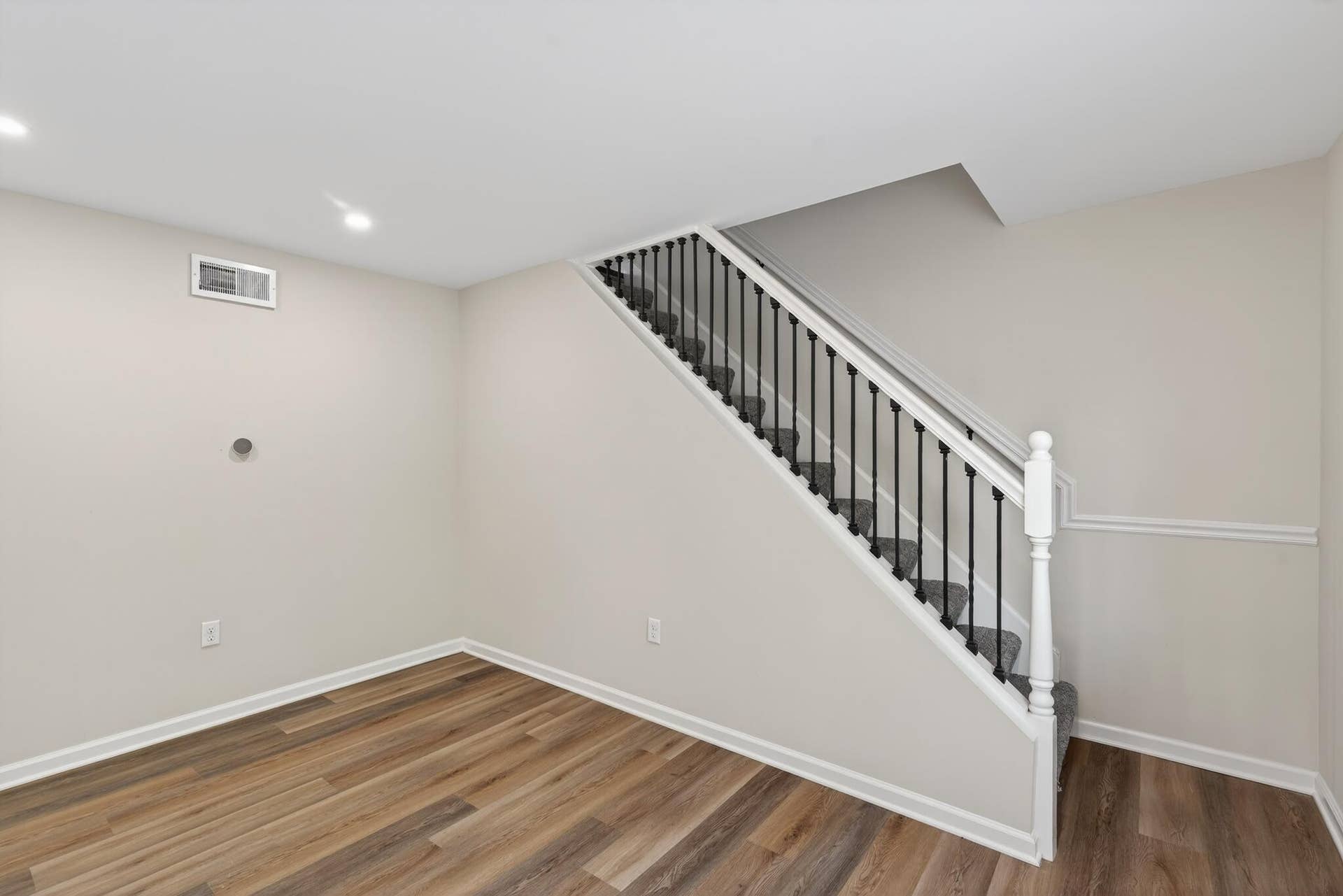 1404 Forest Park Avenue, Valparaiso, IN 46385 NV-1404-19