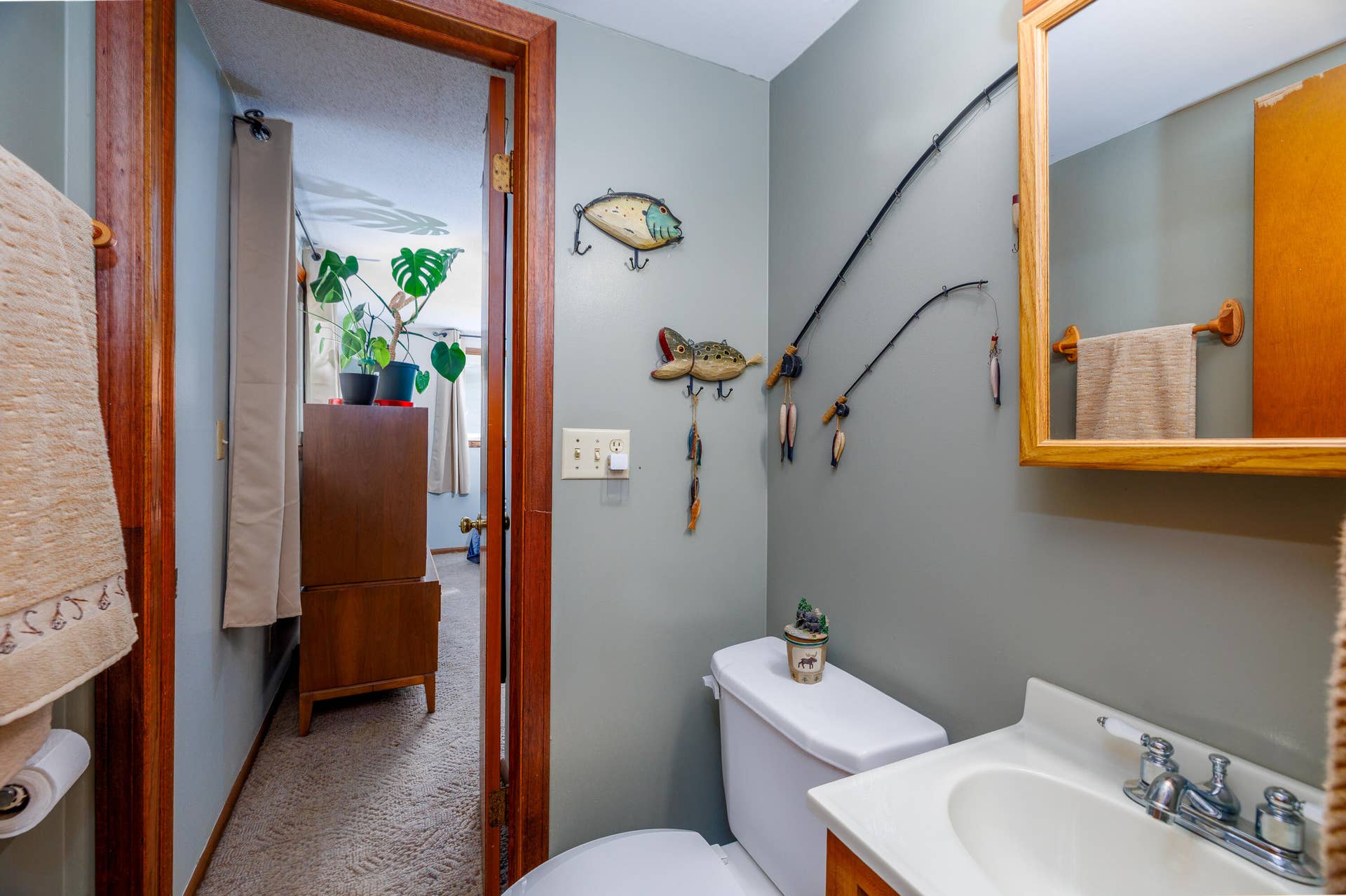 209 E Broadway St Brook-12
