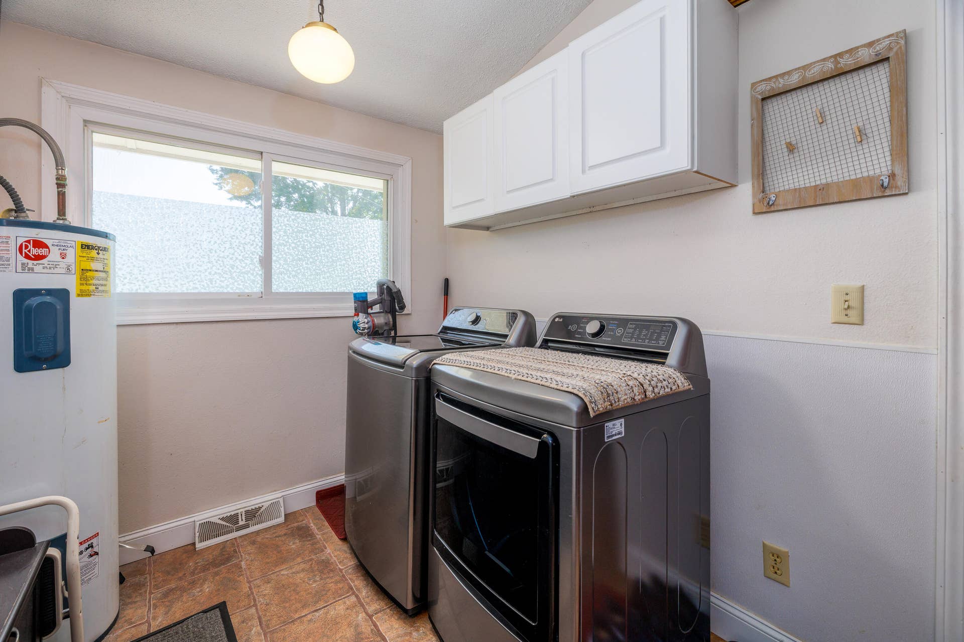209 E Broadway St Brook-18