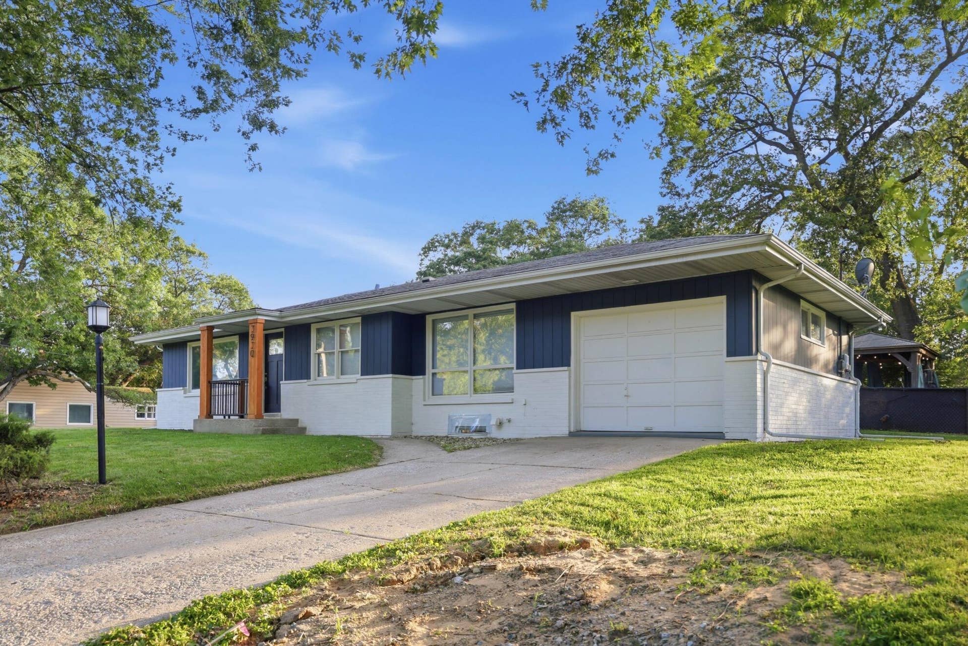 3930 Marshall Street, Gary, IN 46408 FC37DCE1-AC1B-4002-B884-FA47E6DE2C37Scre