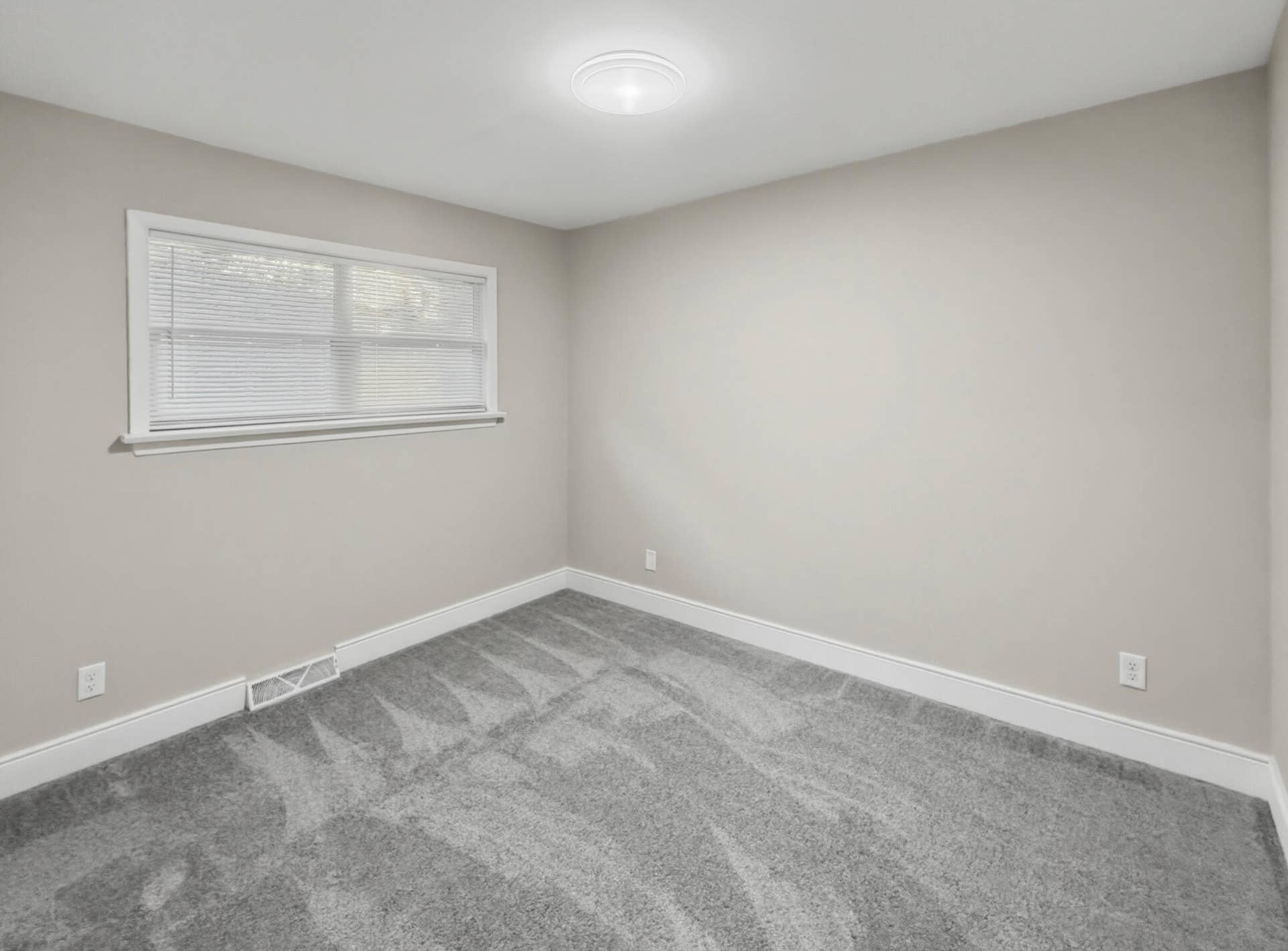 3930 Marshall Street, Gary, IN 46408 4D8F09AA-2A44-48B1-929F-F39E38272BC3Scre