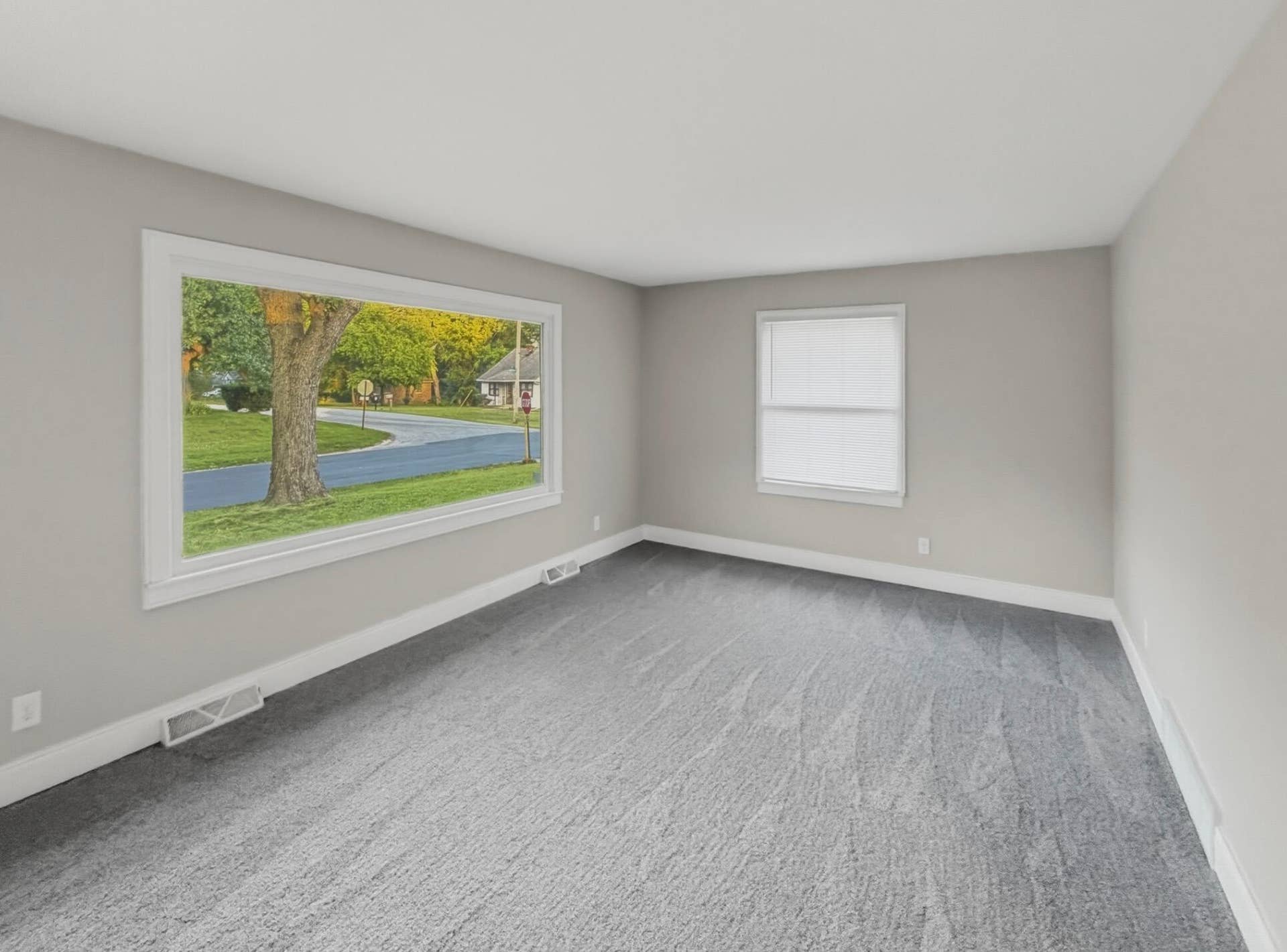 3930 Marshall Street, Gary, IN 46408 60E0EA0C-3358-44FA-97D1-616C5D6E4864Scre