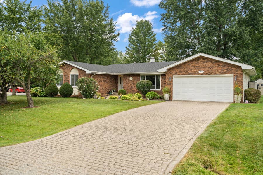 Property photo for 2323 Drop Anchor Drive, Crown Point, IN