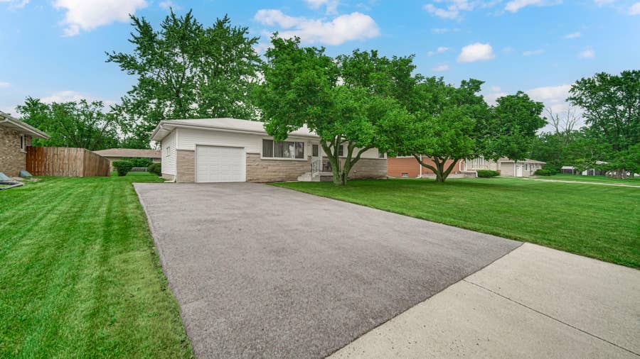 Property photo for 2170 58th Avenue, Merrillville, IN