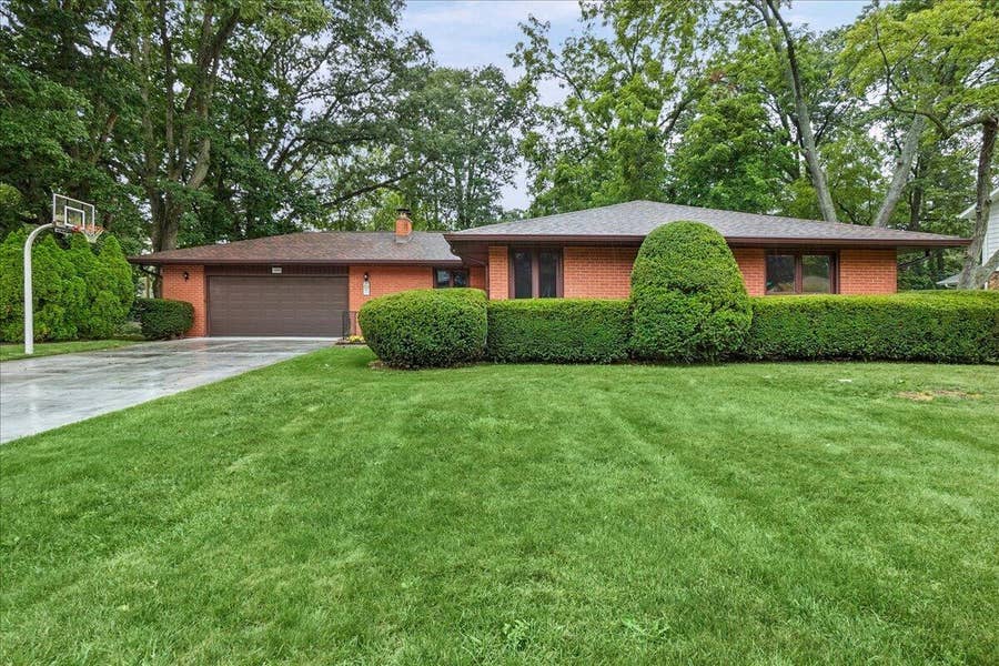 Property photo for 1805 Clover Lane, Valparaiso, IN