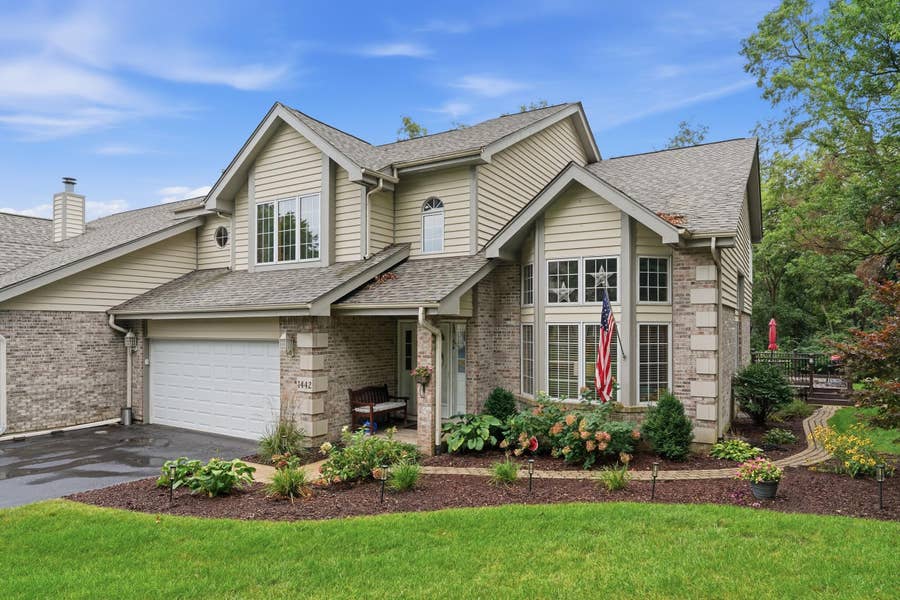 Property photo for 1442 Carriage Oaks Court, Dyer, IN