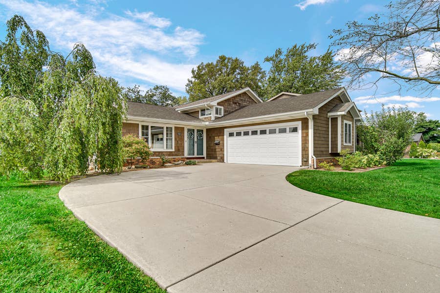 Property photo for 9424 Chestnut Lane, Munster, IN