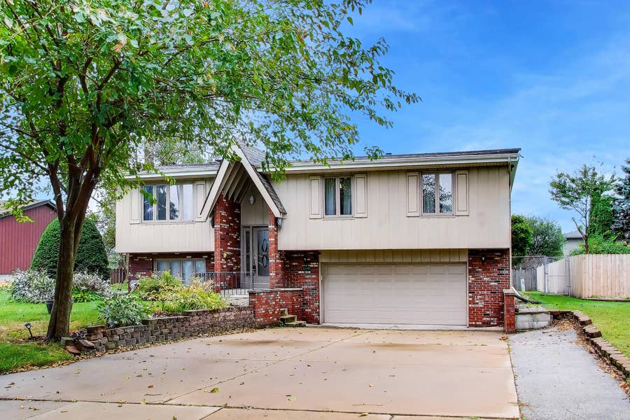 Property photo for 1138 Fran Lin Pkwy, Munster, IN