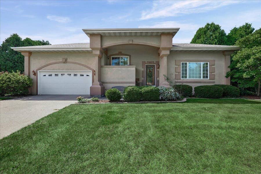Property photo for 1315 Westbrook Drive, Crown Point, IN