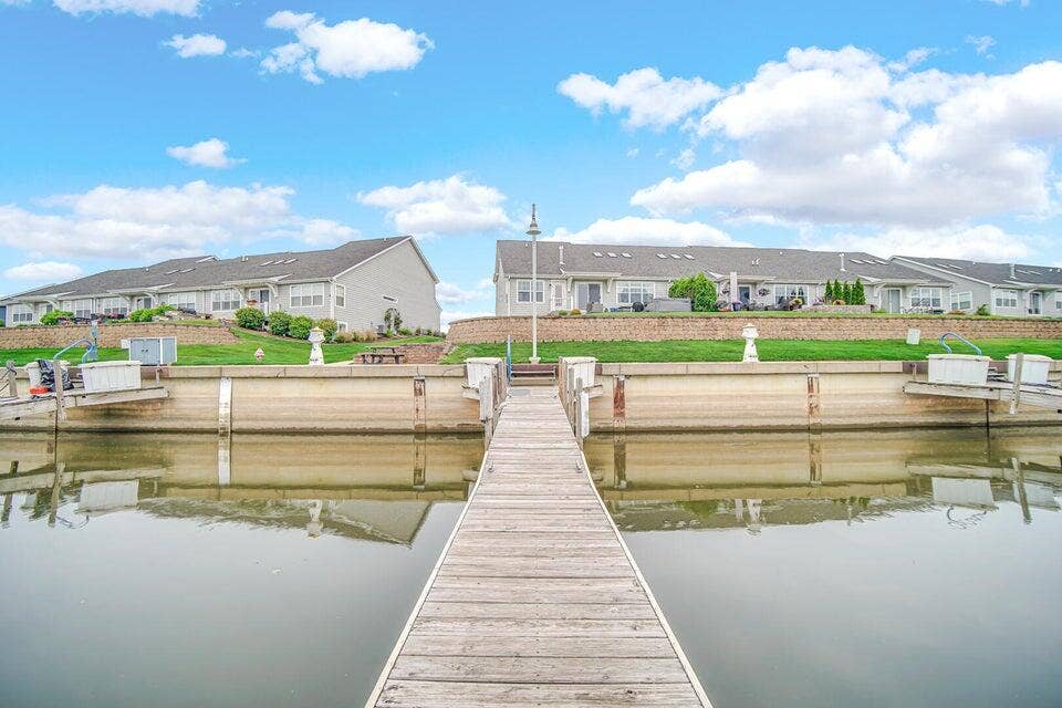 Dock
