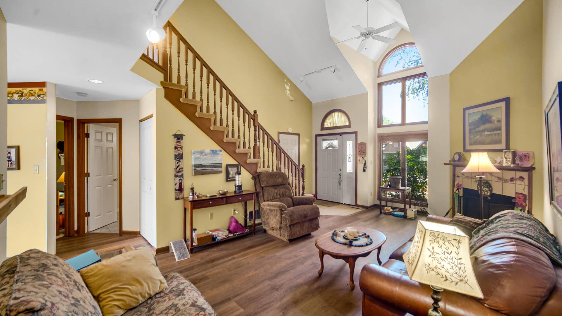 1486 Lake Street, Hobart, IN 46342 SMA00323