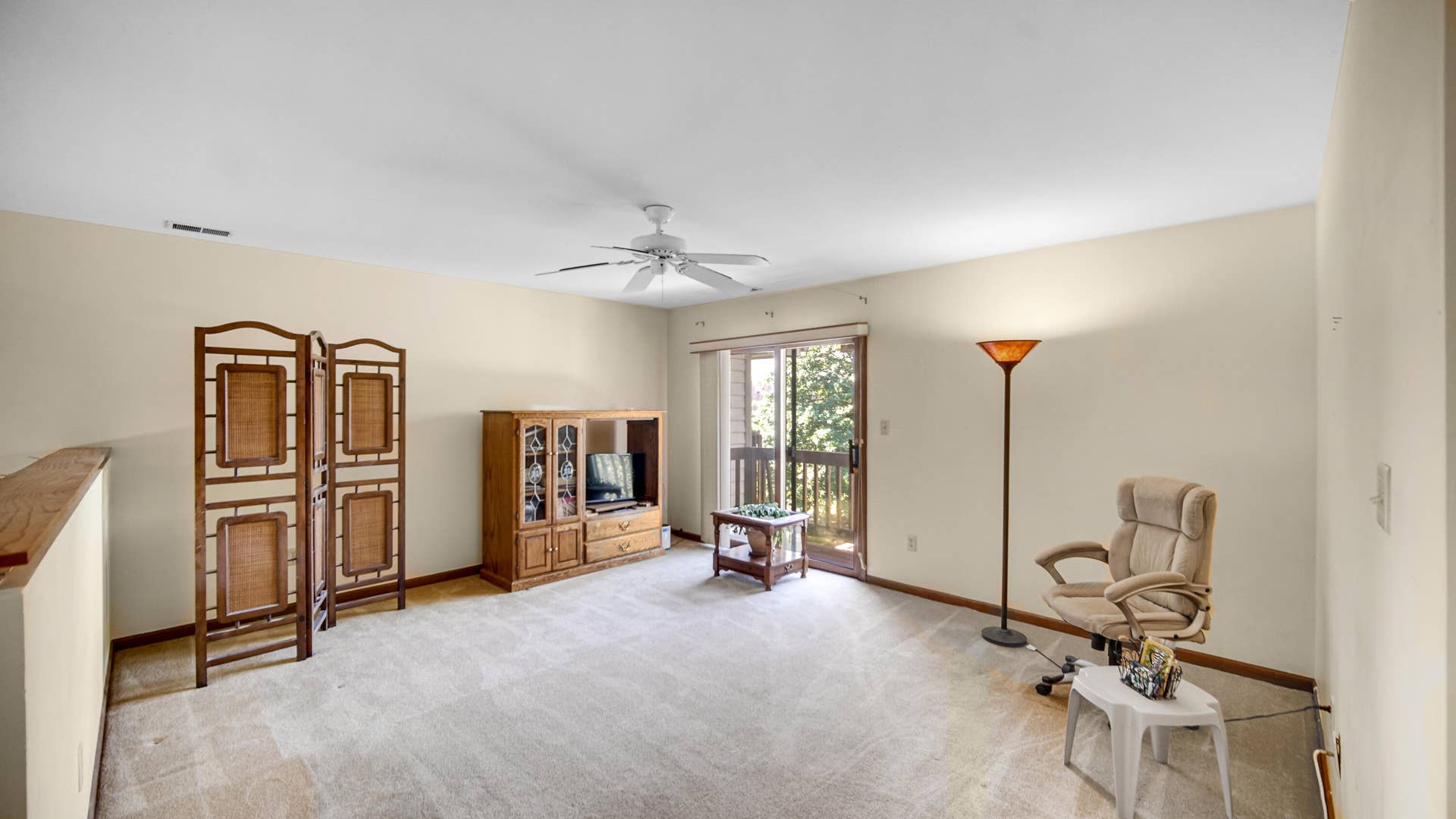1486 Lake Street, Hobart, IN 46342 SMA00238